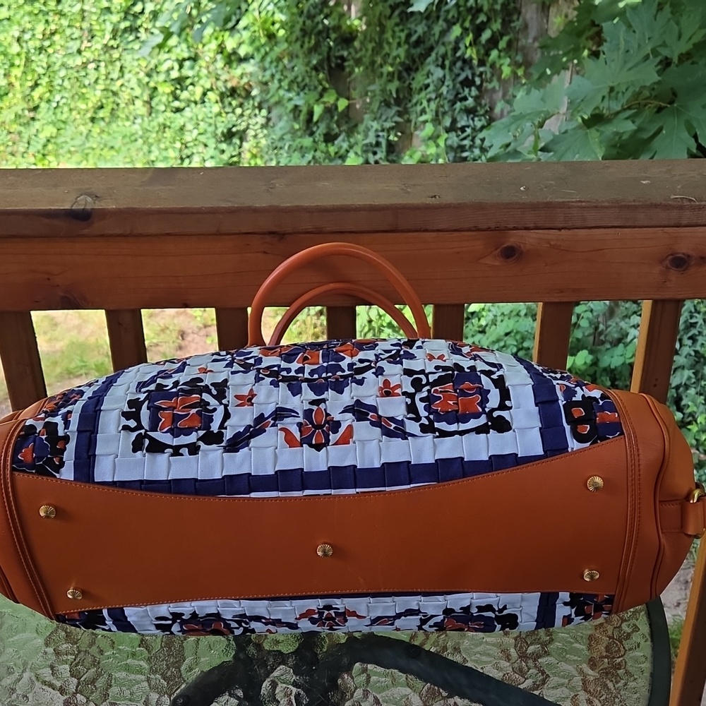 Escada Leather Oversized Tote Weekend Bag - Picture 5 of 8